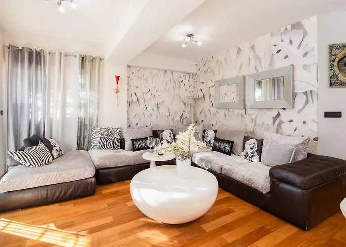 Beachfront Romilda ماكارسكا