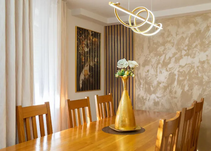 Beachfront Romilda شقة