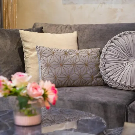 Beachfront Romilda Apartman *