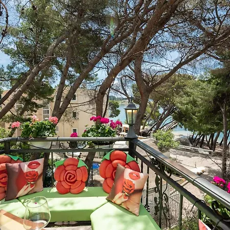 Beachfront Romilda * Makarska