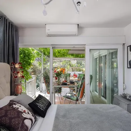 Beachfront Romilda *