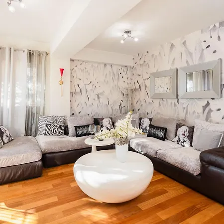 Beachfront Romilda Makarska