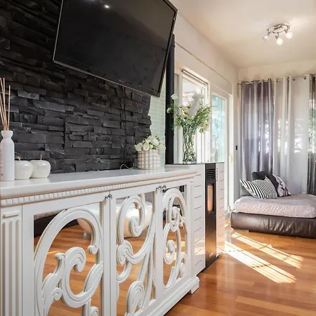 Apartament Beachfront Romilda *