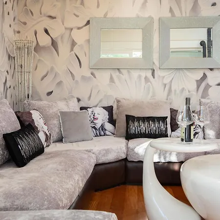 Beachfront Romilda *