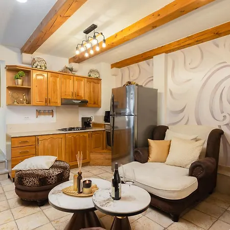 Beachfront Romilda Apartman Makarska