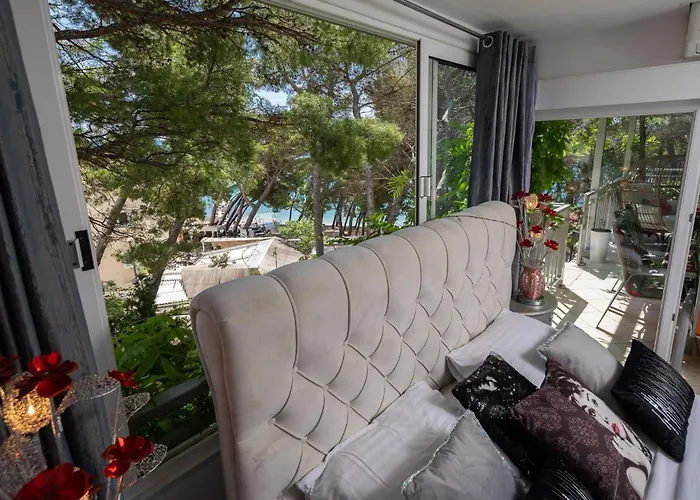 Beachfront Romilda דירה