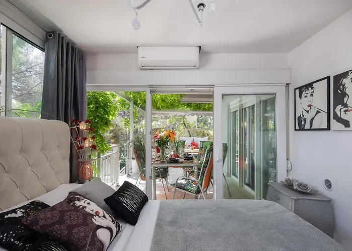 Beachfront Romilda *