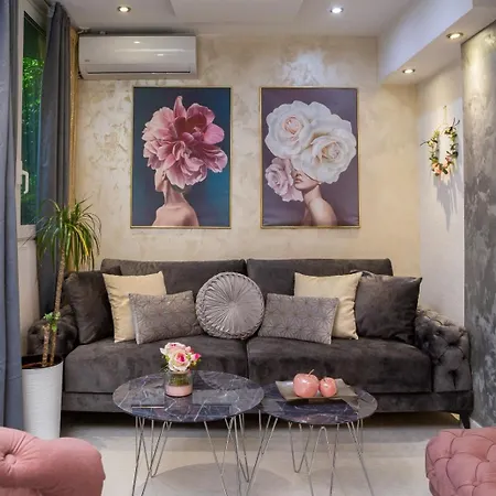 Beachfront Romilda Apartman *