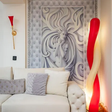 Beachfront Romilda Apartman *