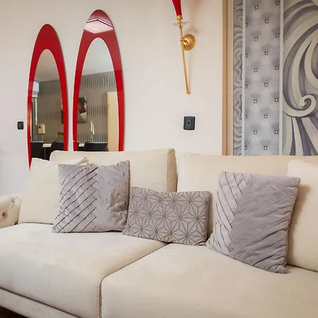 Beachfront Romilda Apartman