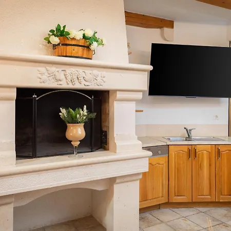 Beachfront Romilda * Makarska